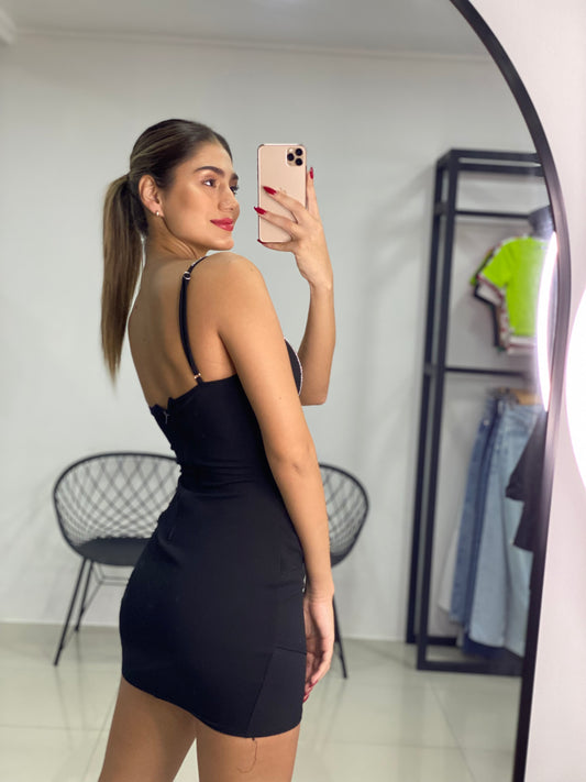 Vestido al cuerpo con brillos