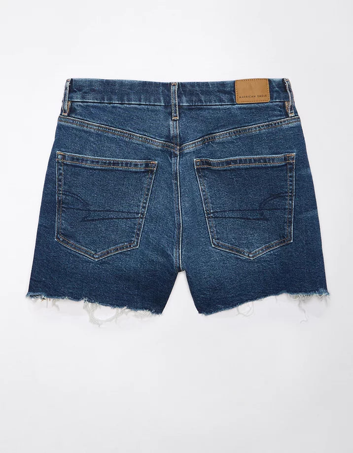 Short jeans recto con rotos