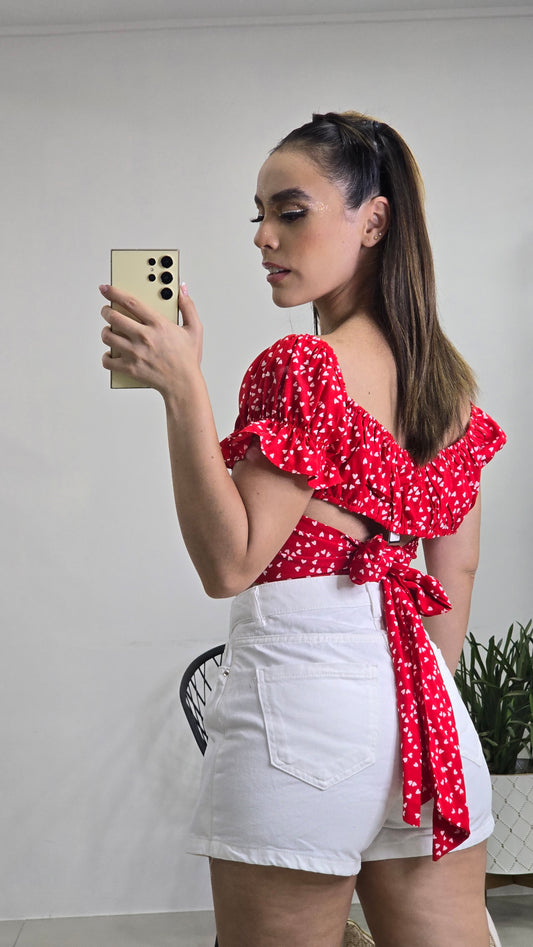 Crop top con estampado de corazones