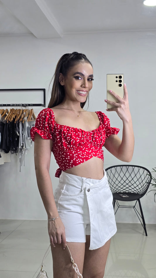 Crop top con estampado de corazones