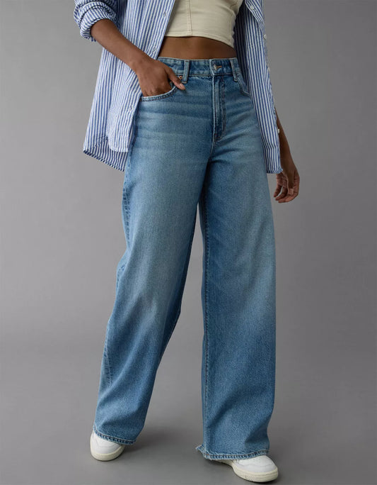 Strigid Super High-Waisted Ultra Wide-Leg Jean