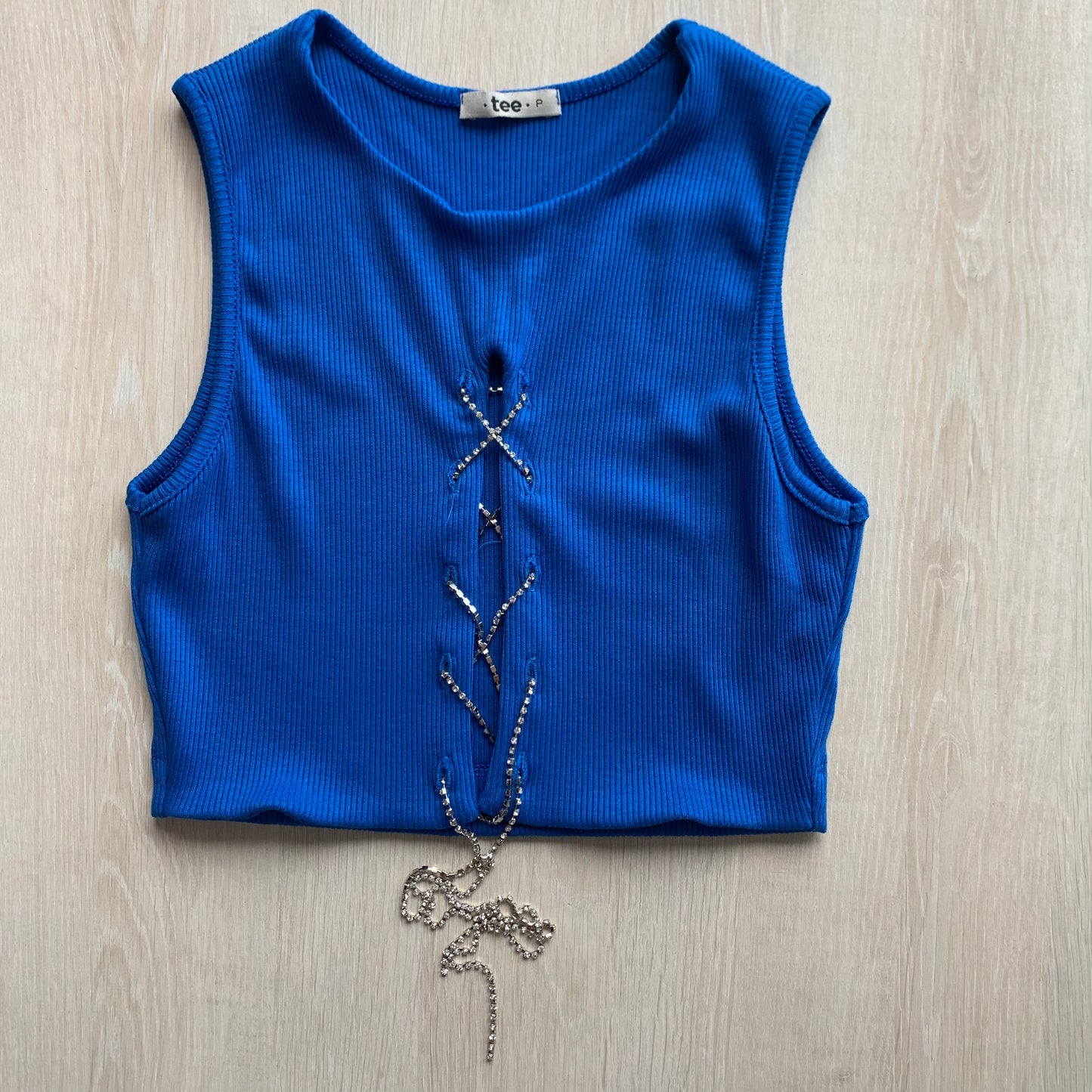 Blusa con escote de tiros